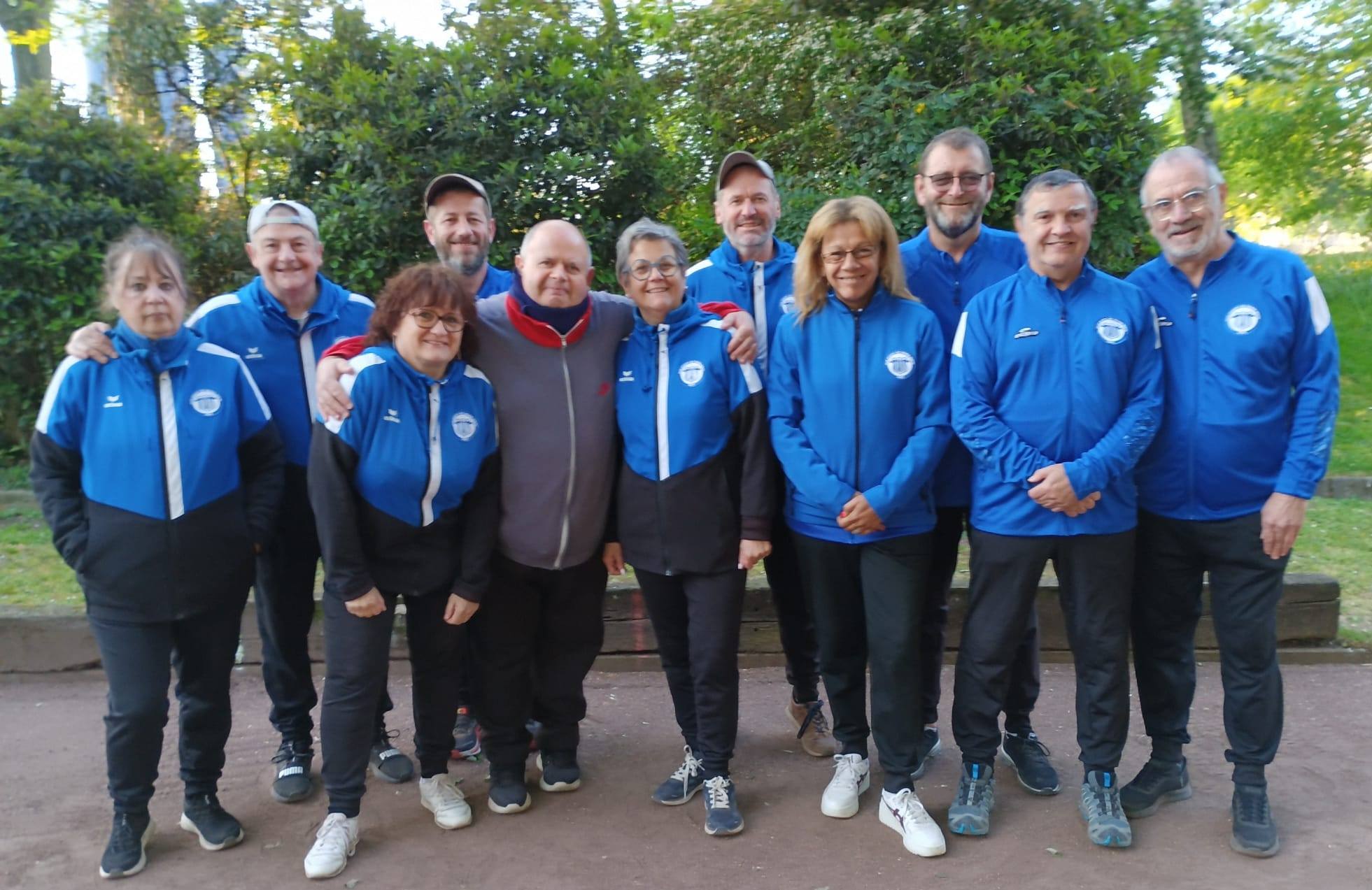 David Reybier aux côtés de la Délégation de nos Joueuses et Joueurs du Club Sportif des Sourds Muets de Paris 1911, Membres de notre Association Inclusive du Cercle Jeanne d'Arc de la Croix Saint-Simon - Paris 20ème