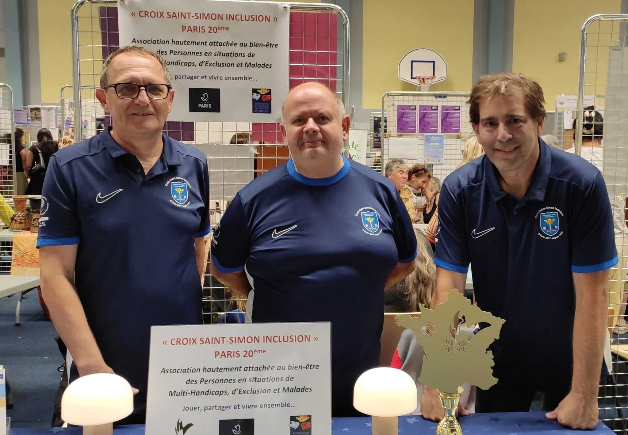 de gauche à droite : François Delgado (secrétaire), Alexandre Gueprotte (trésorier)<br />
David Reybier (Président) du Club de la Croix St Simon Inclusion Paris XXeme.
